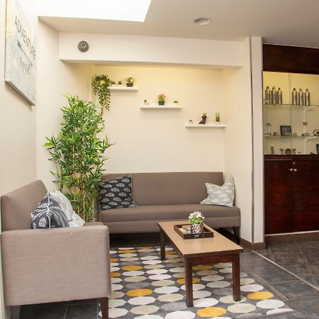 Happy Day Inn Burnaby Bagian luar foto