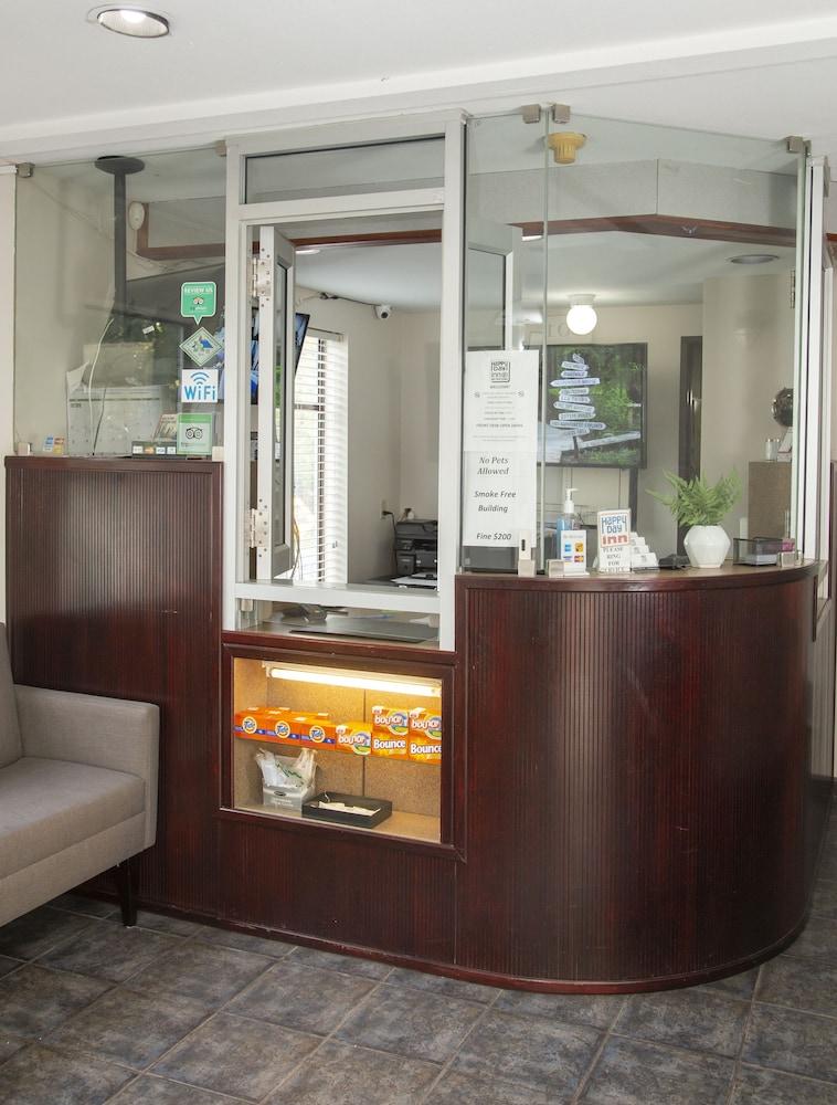Happy Day Inn Burnaby Bagian luar foto