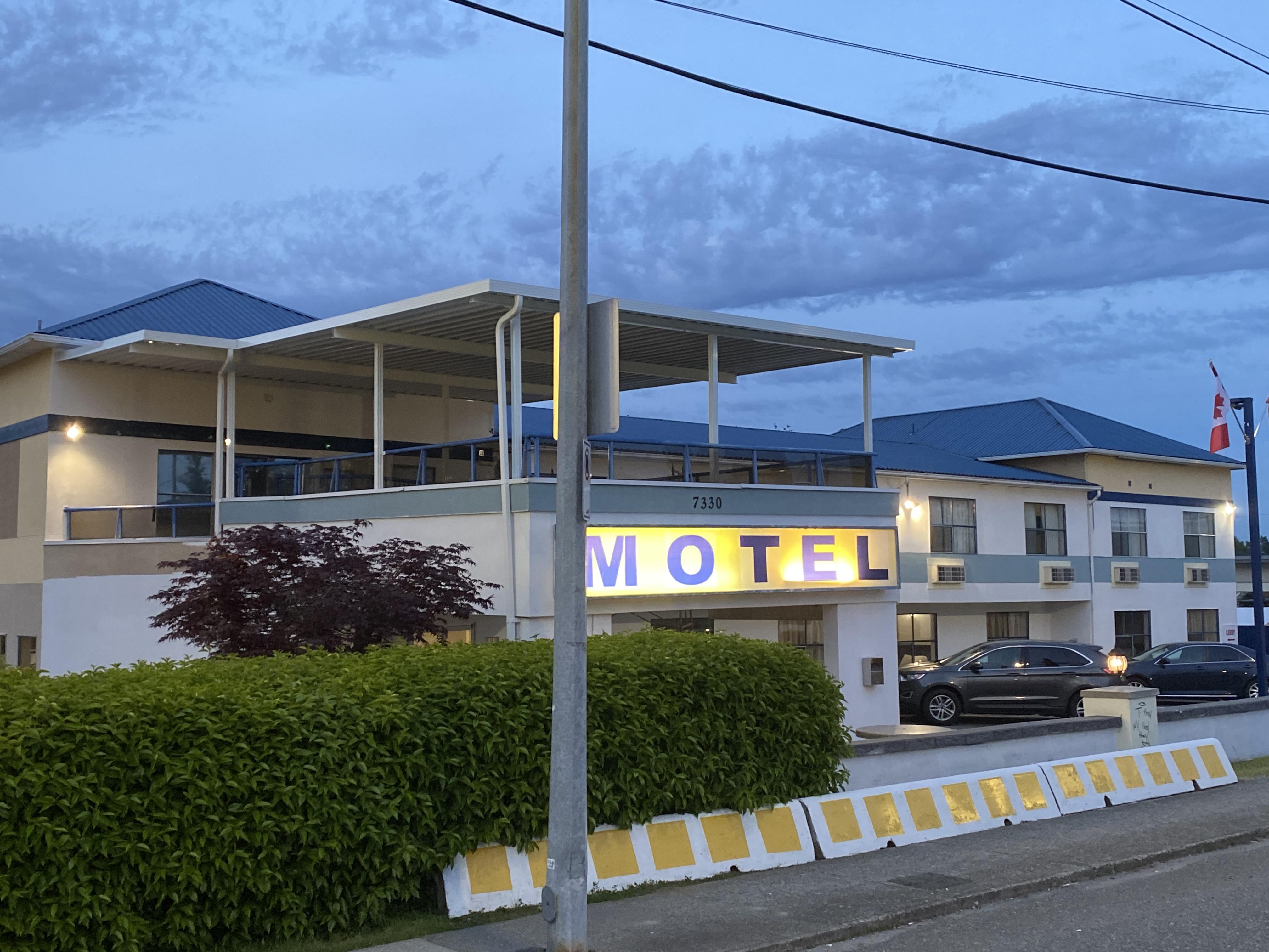 Happy Day Inn Burnaby Bagian luar foto