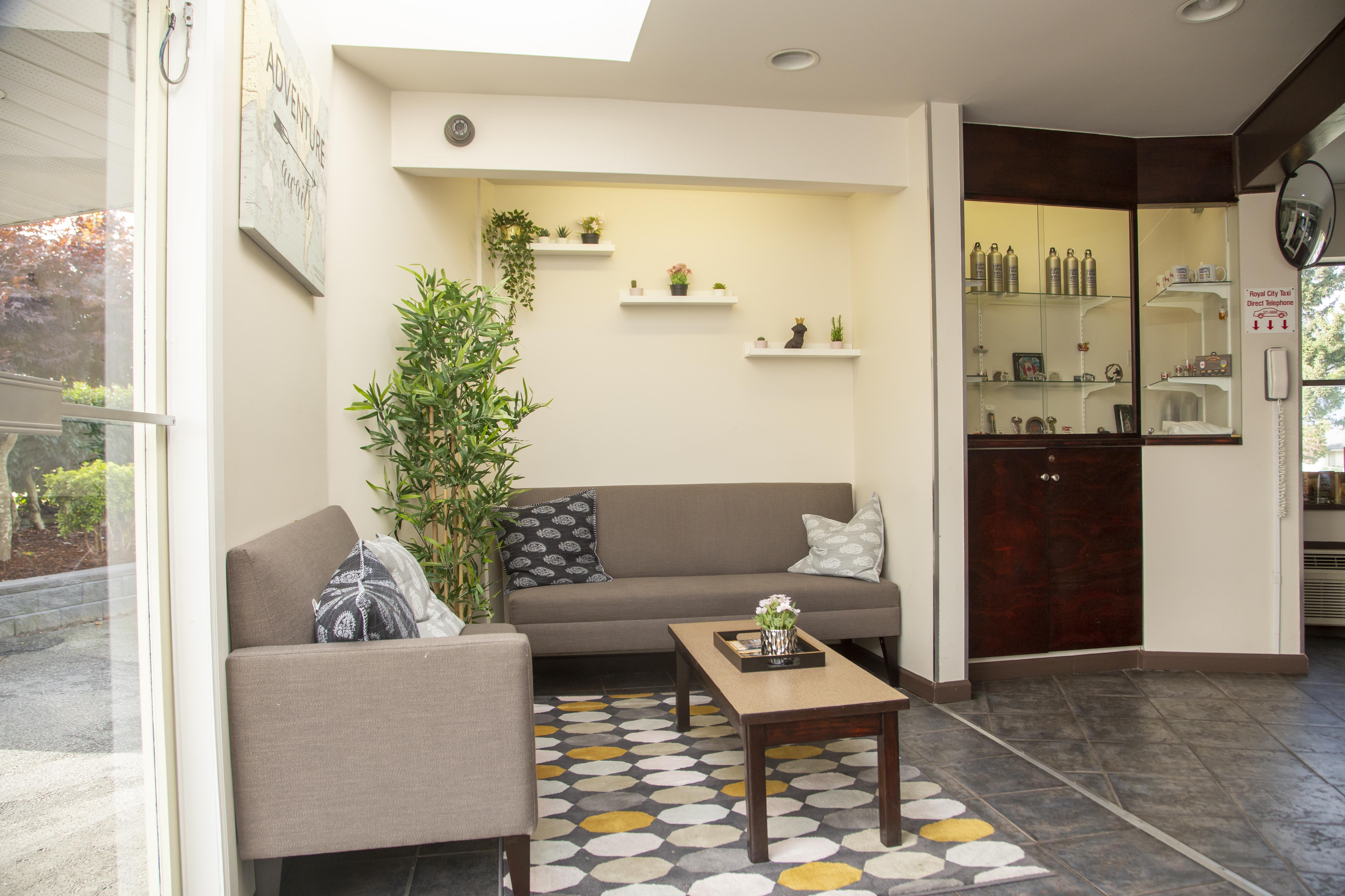 Happy Day Inn Burnaby Bagian luar foto