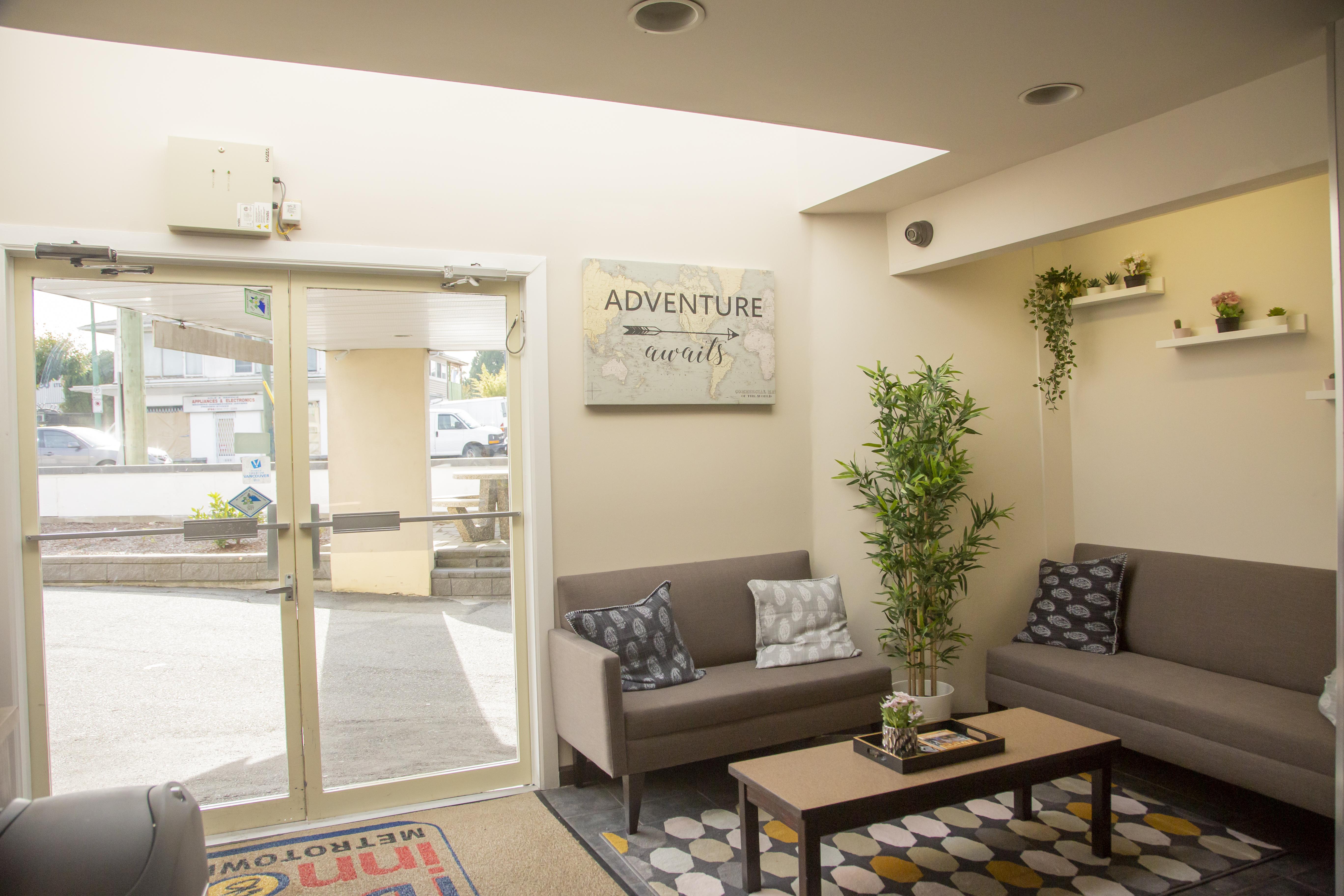 Happy Day Inn Burnaby Bagian luar foto