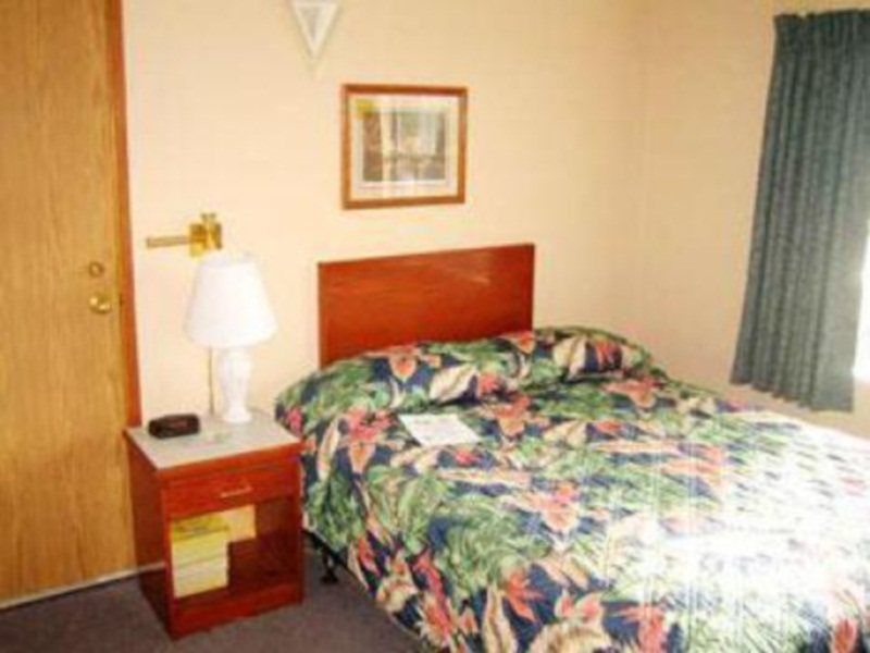 Happy Day Inn Burnaby Bagian luar foto