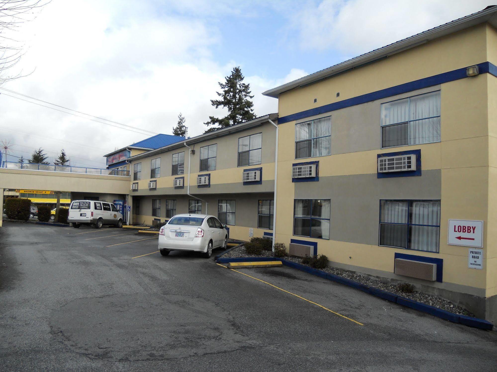 Happy Day Inn Burnaby Bagian luar foto