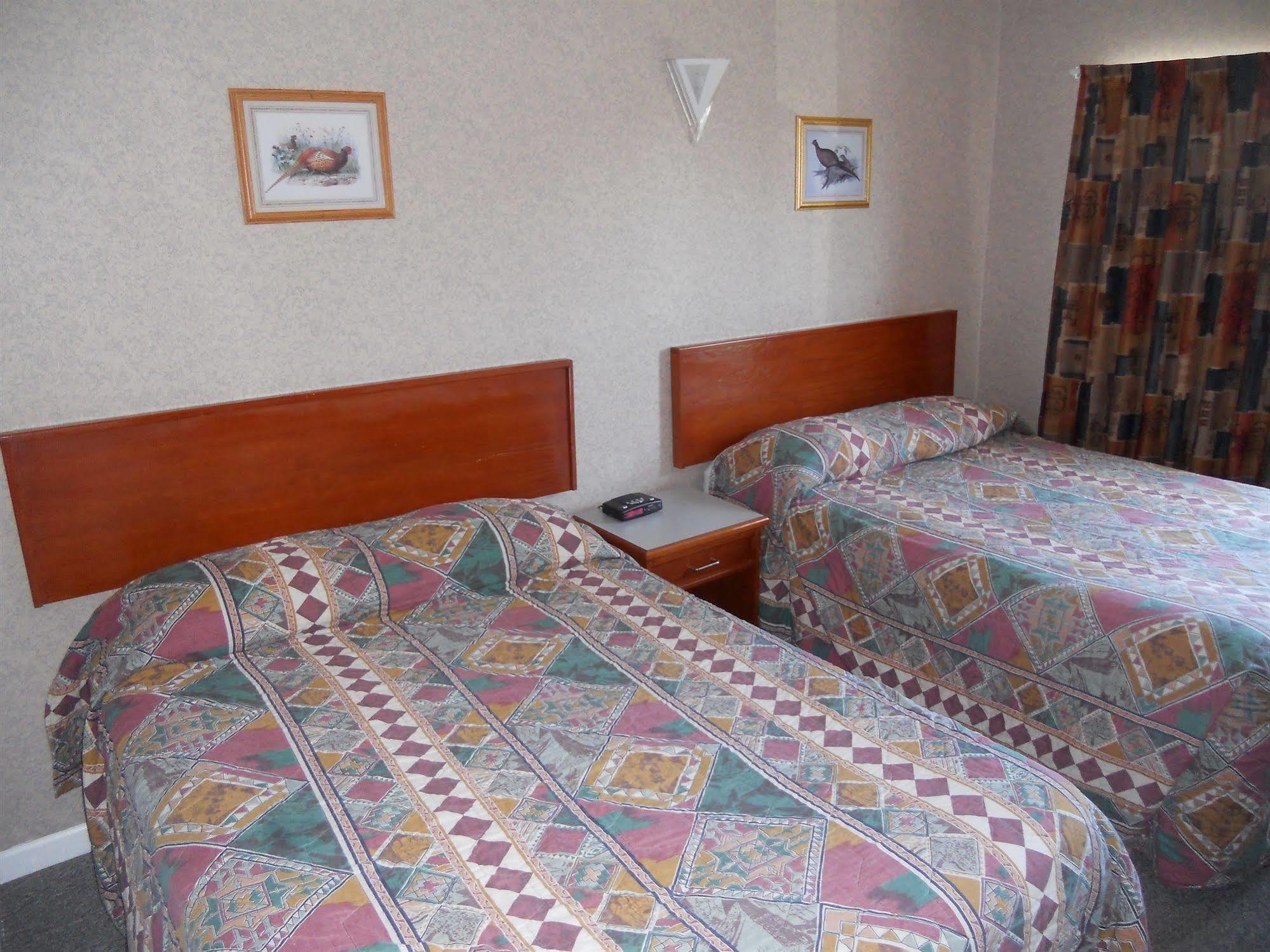 Happy Day Inn Burnaby Bagian luar foto