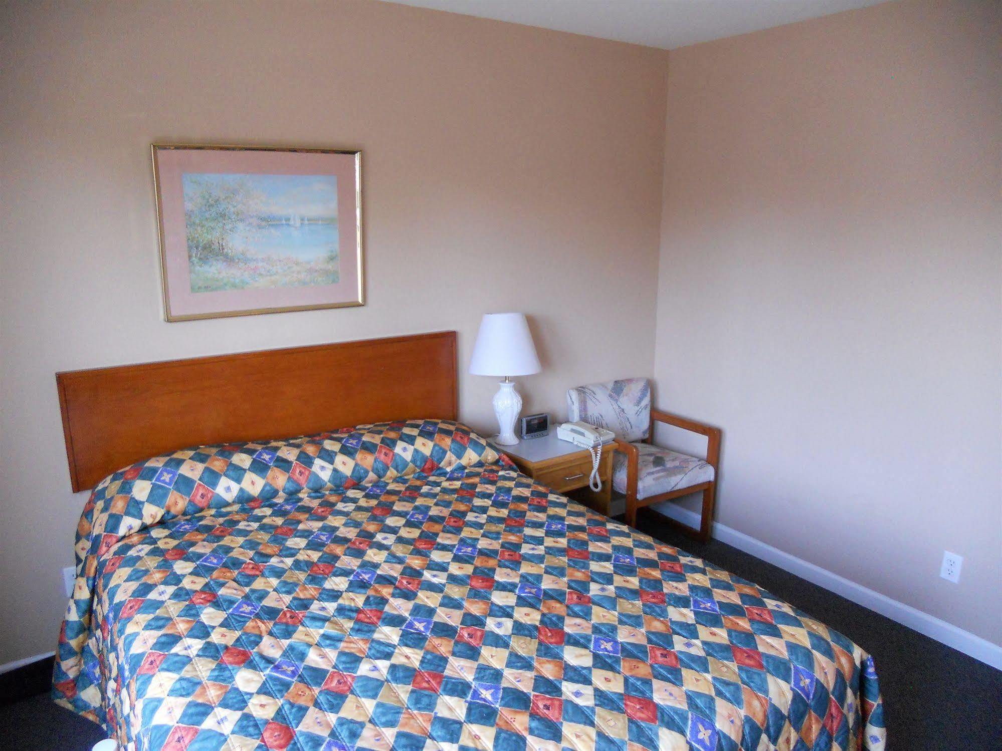 Happy Day Inn Burnaby Bagian luar foto