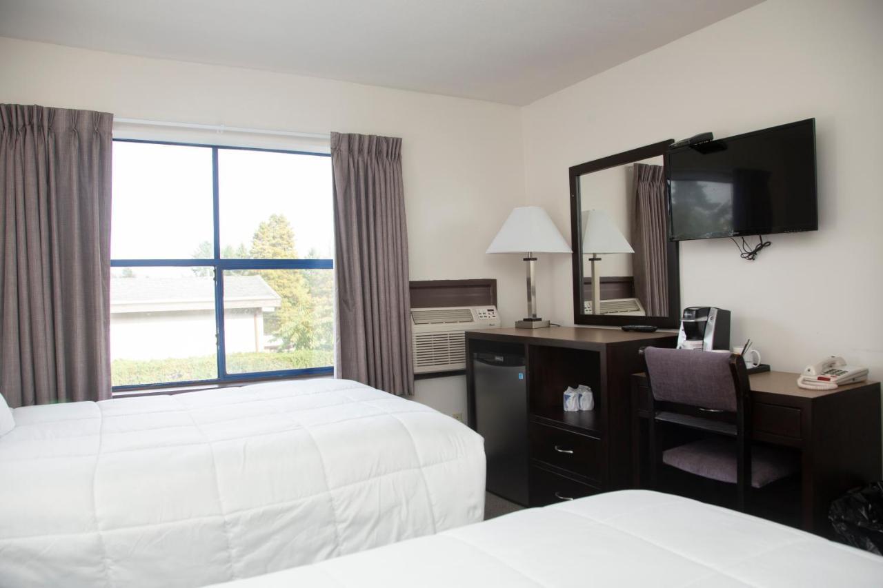 Happy Day Inn Burnaby Bagian luar foto
